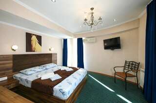 Гостиница Ростовчанка Лазаревское 2-х комнатный номер семейный-11