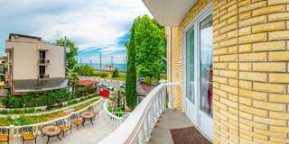 Гостиница Ростовчанка Лазаревское 4-х местный номер с балконом-8